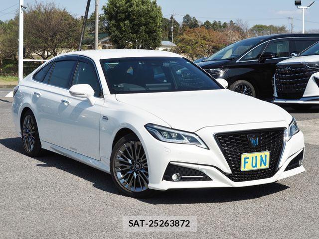 Toyota CROWN SEDAN 2021-03 6010737-2