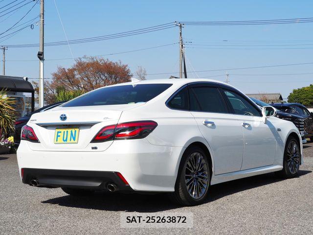 Toyota CROWN SEDAN 2021-03 6010737-4