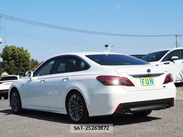 Toyota CROWN SEDAN 2021-03 6010737-5
