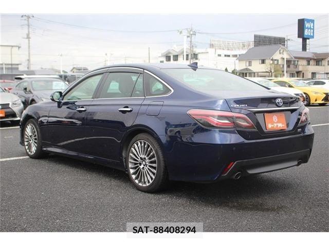 Toyota CROWN SEDAN 2021-03 6010787-11