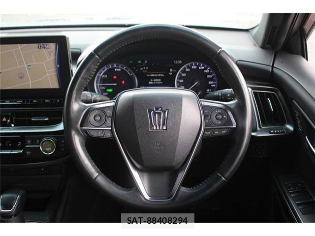 Toyota CROWN SEDAN 2021-03 6010787-26