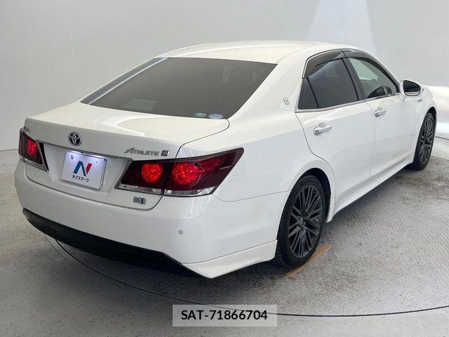 Toyota CROWN SEDAN 2015-10 6010805-17