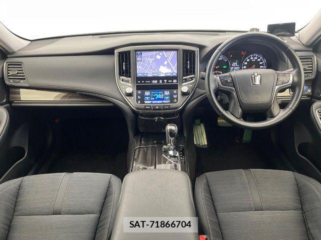 Toyota CROWN SEDAN 2015-10 6010805-1