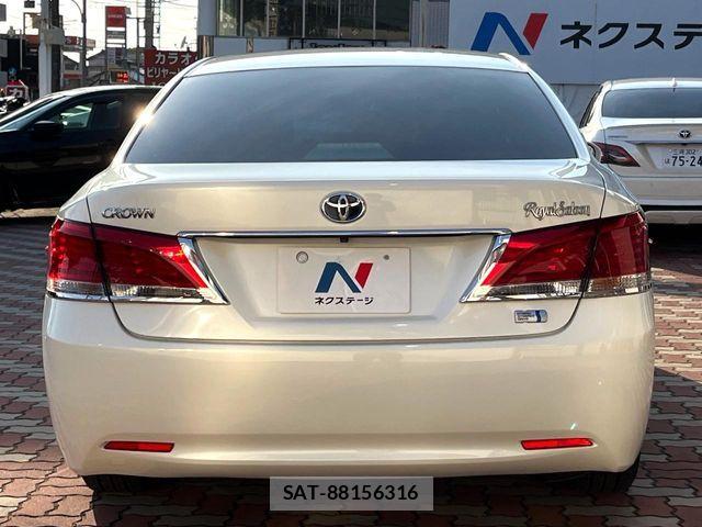 Toyota CROWN SEDAN 2013-05 6010861-14