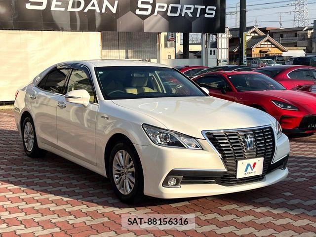 Toyota CROWN SEDAN 2013-05 6010861-15