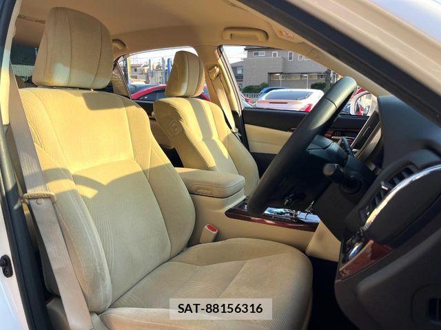 Toyota CROWN SEDAN 2013-05 6010861-7