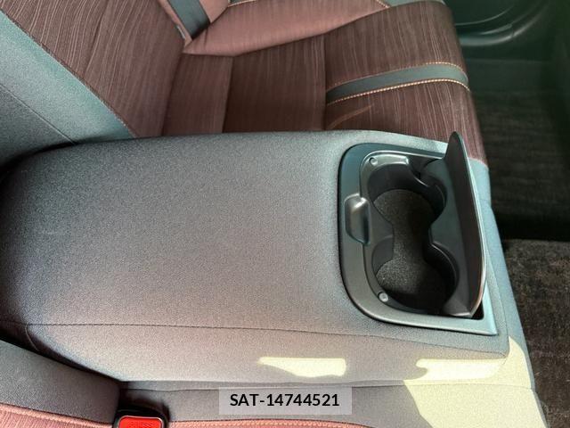 Toyota CROWN SEDAN 2014-01 6010815-11
