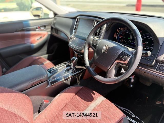 Toyota CROWN SEDAN 2014-01 6010815-15