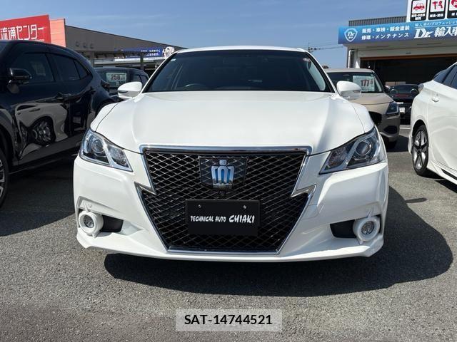 Toyota CROWN SEDAN 2014-01 6010815-1