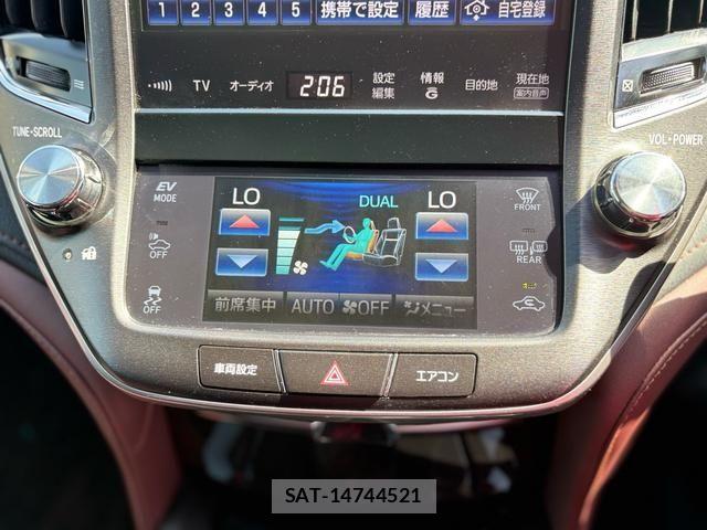 Toyota CROWN SEDAN 2014-01 6010815-23
