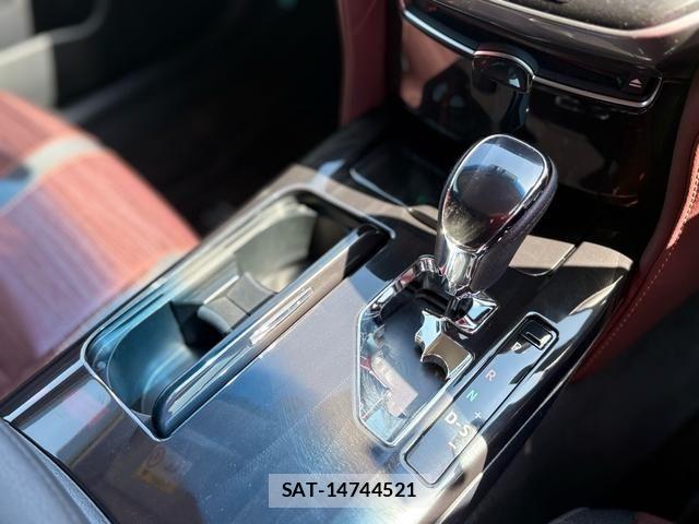 Toyota CROWN SEDAN 2014-01 6010815-25