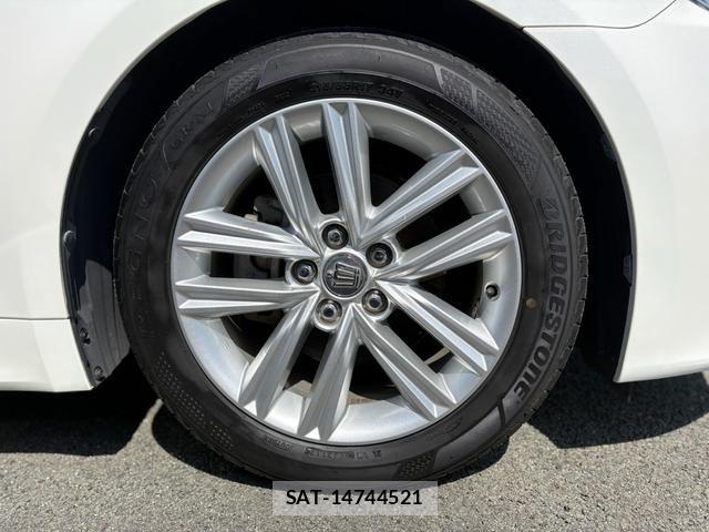 Toyota CROWN SEDAN 2014-01 6010815-2