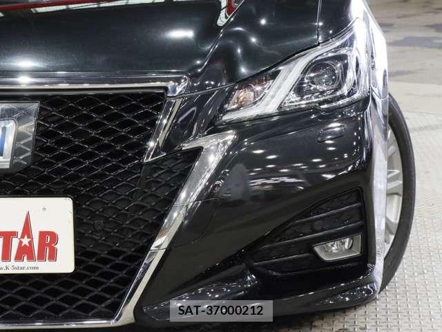Toyota CROWN SEDAN 2017-02 6073211-15