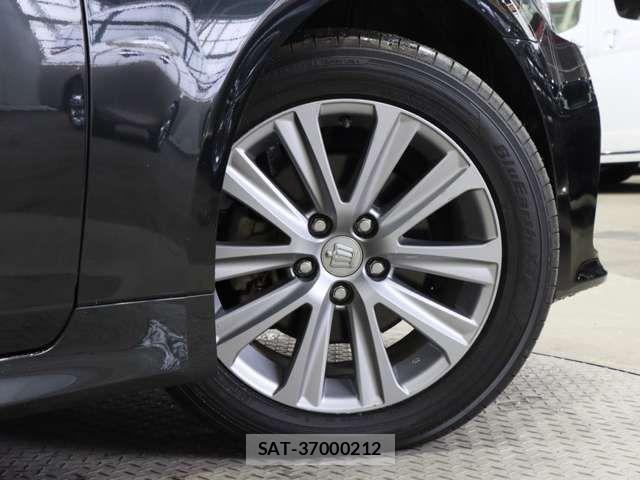 Toyota CROWN SEDAN 2017-02 6073211-19