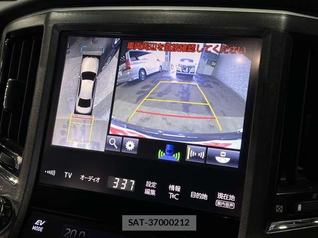 Toyota CROWN SEDAN 2017-02 6073211-7