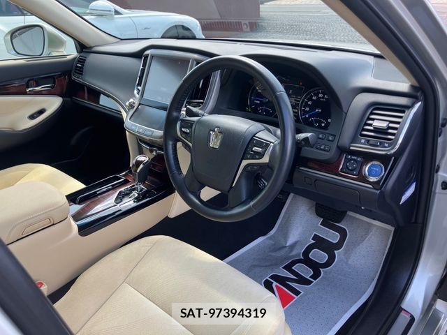 Toyota CROWN SEDAN 2018-02 6213004-10