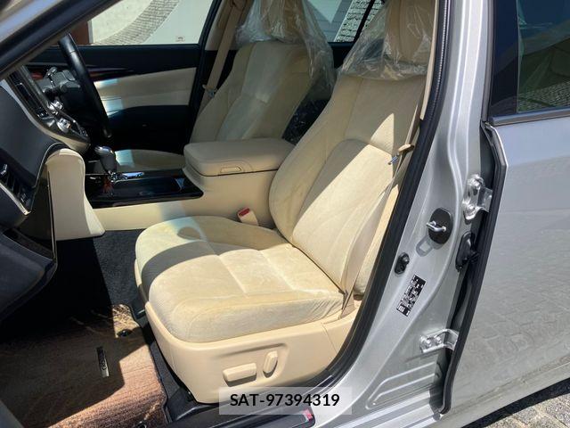 Toyota CROWN SEDAN 2018-02 6213004-20