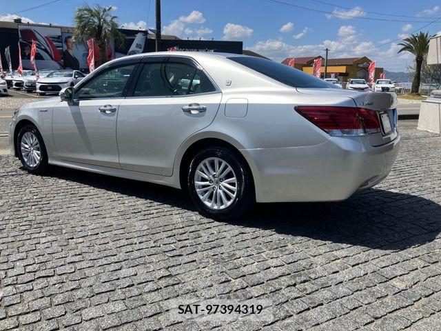 Toyota CROWN SEDAN 2018-02 6213004-3