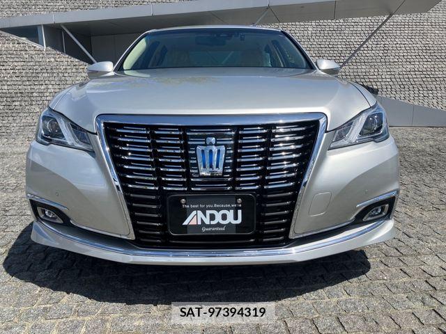 Toyota CROWN SEDAN 2018-02 6213004-5