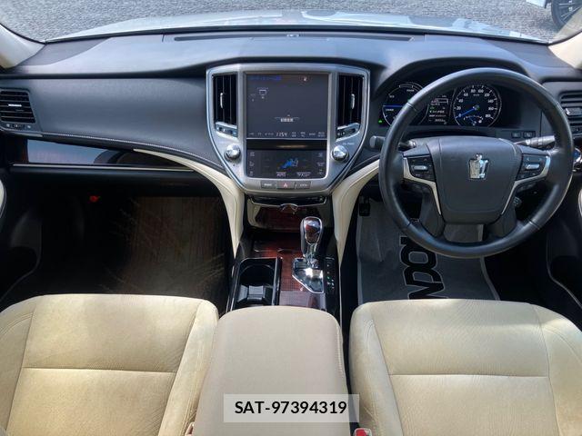 Toyota CROWN SEDAN 2018-02 6213004-8