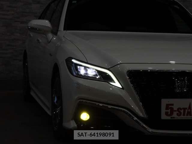 Toyota CROWN SEDAN 2018-11 6213003-15