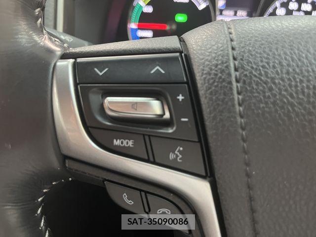 Toyota CROWN SEDAN 2018-03 6212999-16