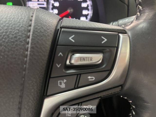 Toyota CROWN SEDAN 2018-03 6212999-17