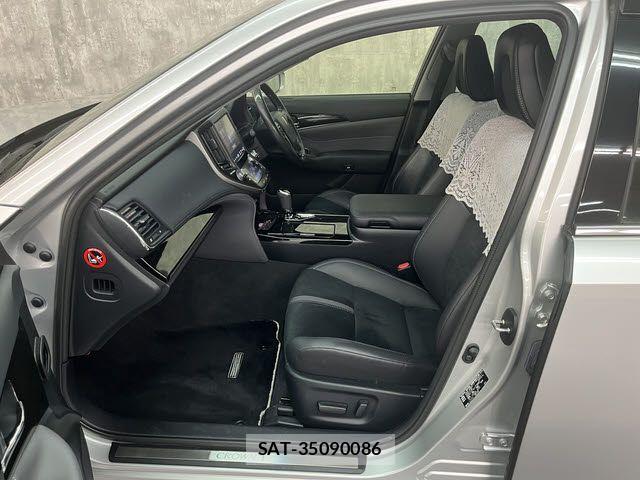 Toyota CROWN SEDAN 2018-03 6212999-18