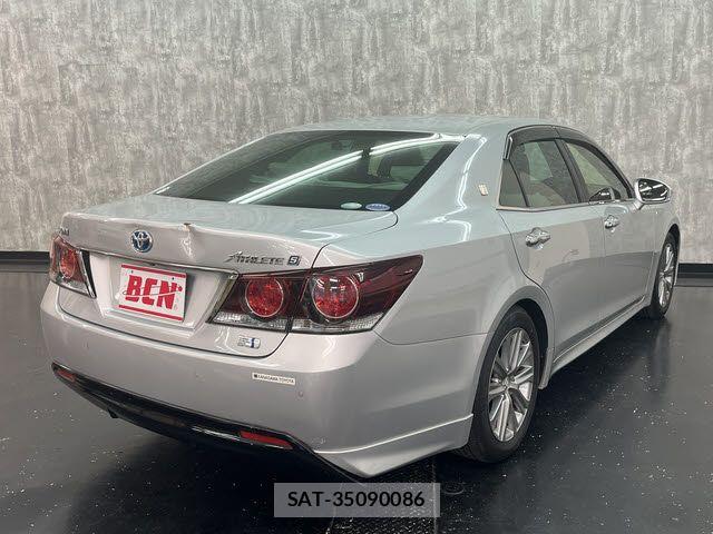 Toyota CROWN SEDAN 2018-03 6212999-2