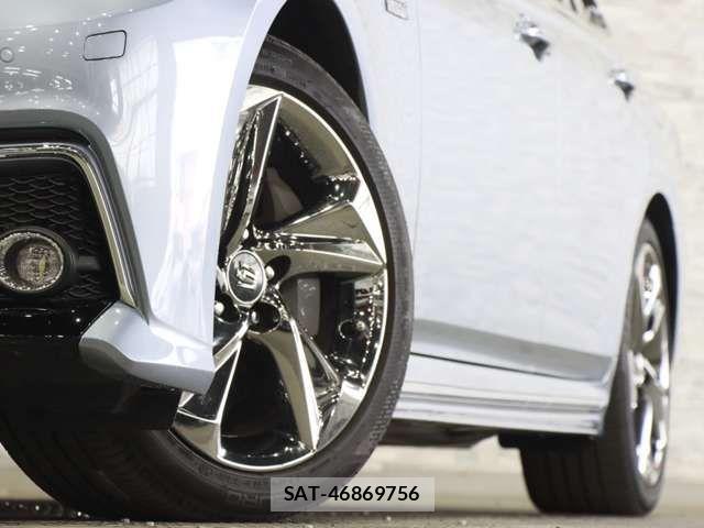 Toyota CROWN SEDAN 2018-06 6213006-17