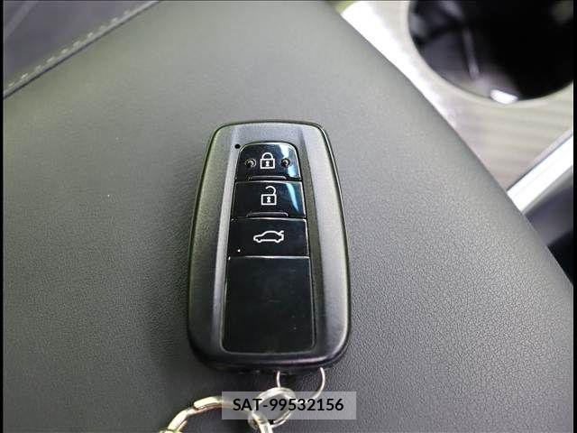 Toyota CROWN SEDAN 2019-03 6212971-14