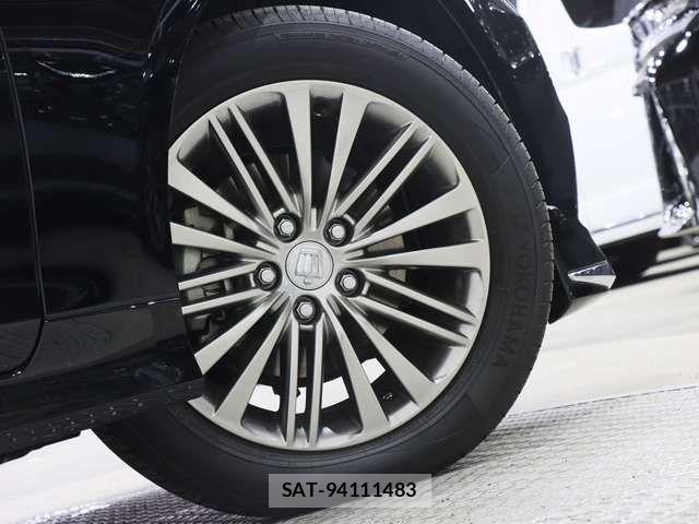 Toyota CROWN SEDAN 2017-06 6213000-14