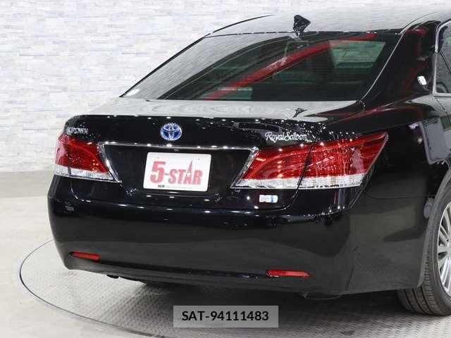 Toyota CROWN SEDAN 2017-06 6213000-15
