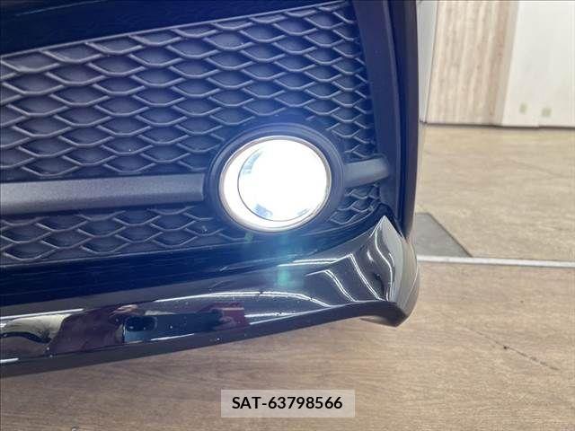 Toyota CROWN SEDAN 2018-08 6213025-11