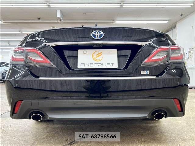 Toyota CROWN SEDAN 2018-08 6213025-16