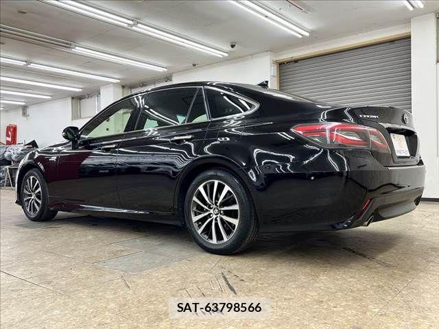 Toyota CROWN SEDAN 2018-08 6213025-18
