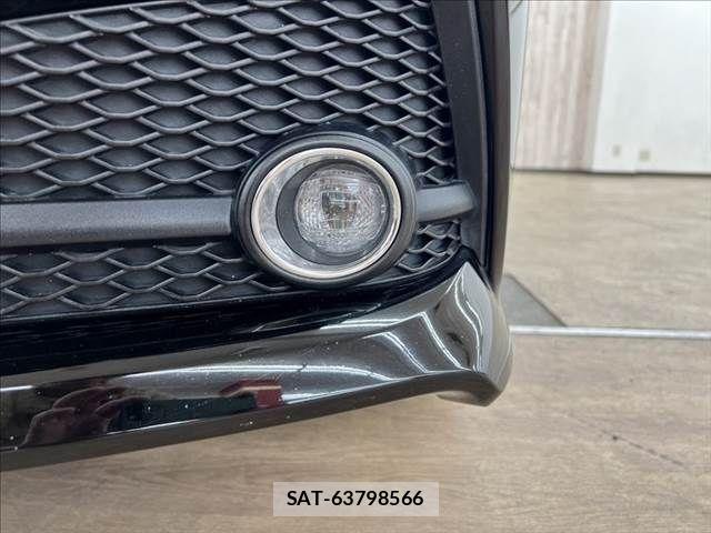 Toyota CROWN SEDAN 2018-08 6213025-21