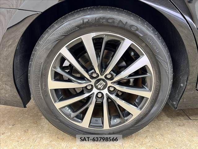 Toyota CROWN SEDAN 2018-08 6213025-26