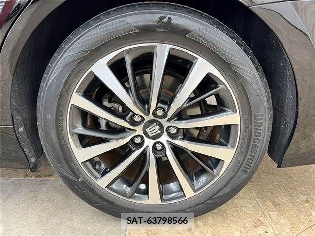 Toyota CROWN SEDAN 2018-08 6213025-27
