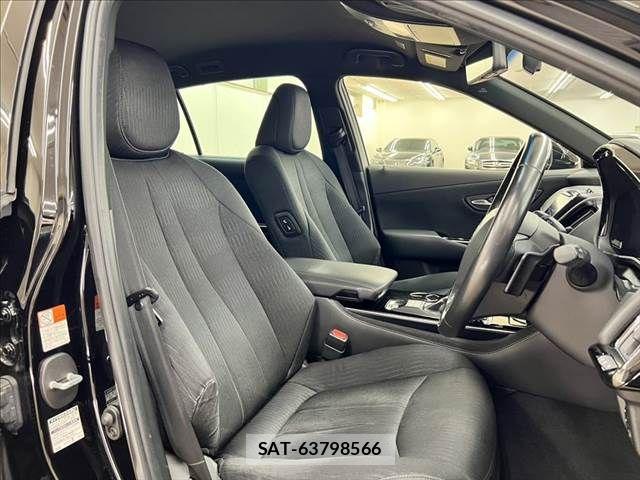 Toyota CROWN SEDAN 2018-08 6213025-6