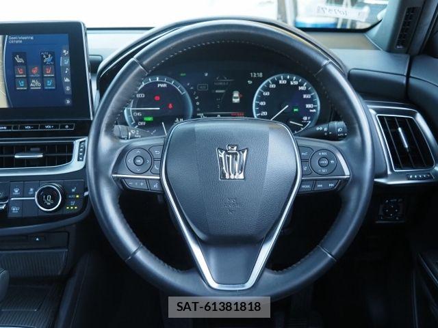 Toyota CROWN SEDAN 2021-02 6243035-16