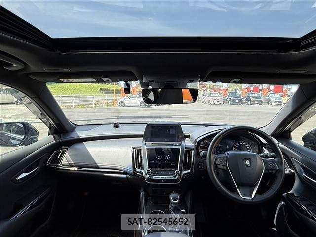 Toyota CROWN SEDAN 2020-05 6243038-25
