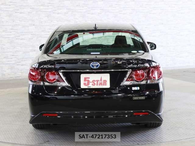 Toyota CROWN SEDAN 2017-06 6243057-13