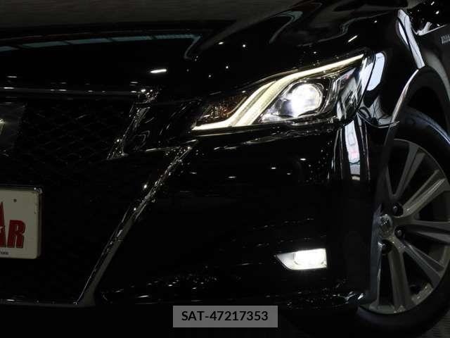 Toyota CROWN SEDAN 2017-06 6243057-14