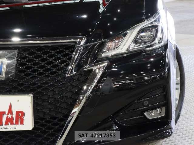 Toyota CROWN SEDAN 2017-06 6243057-15