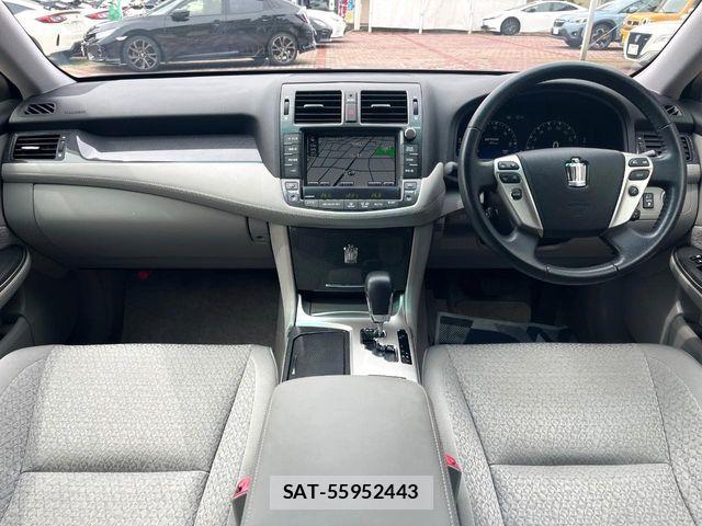Toyota CROWN SEDAN 2012-01 6263684-1