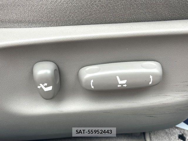 Toyota CROWN SEDAN 2012-01 6263684-4