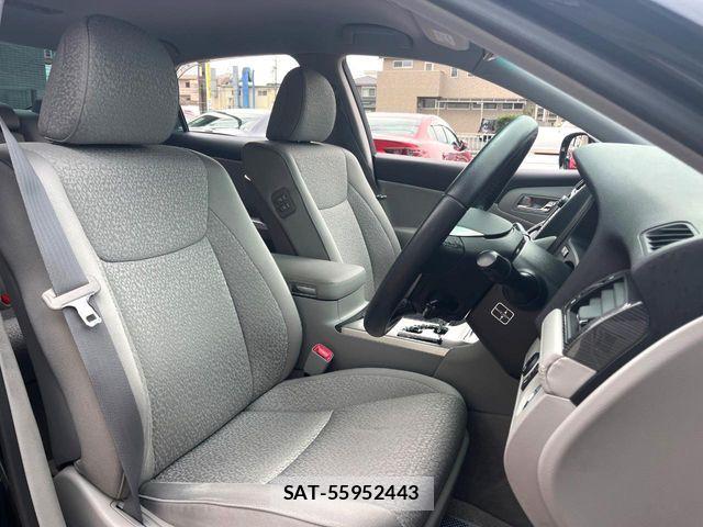 Toyota CROWN SEDAN 2012-01 6263684-7