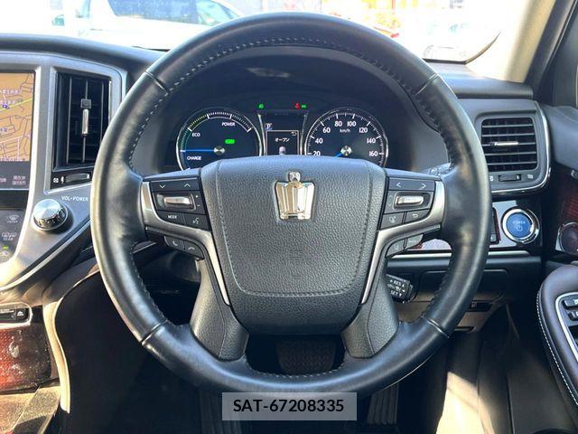 Toyota CROWN SEDAN 2017-11 6263662-9