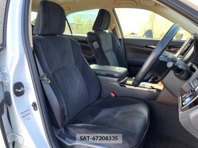 Toyota CROWN SEDAN 2017-11 6263662-10